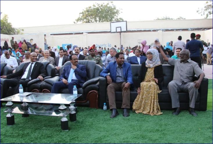 Madaxweyne Farmaajo Oo Shacabka La Kulmay Xili Muqdisho Rayid Lagu Laayey