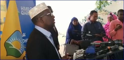 Shariif Sheekh Axmed Oo Cambaareeyey Talaabadii Dawladda Farmaajo Kaga Horjoogsatay Inuu U Socdaalo Kismaayo
