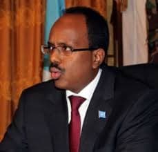 Madaxweyne Farmaajo Oo Saxeexay Sharciga Duulista Rayidka Soomaaliya