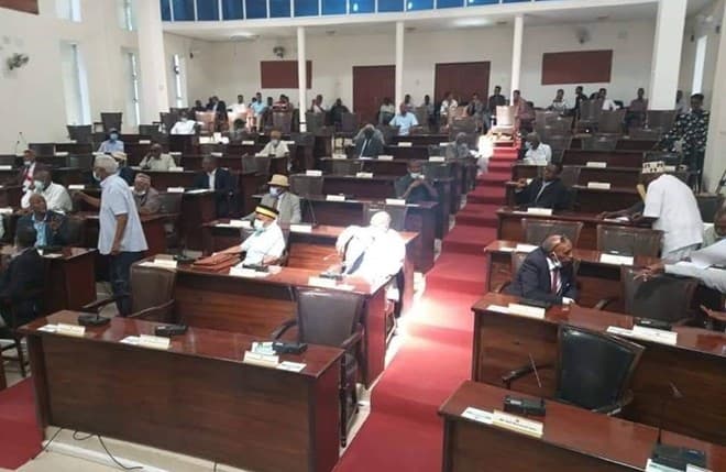 Golaha Wakiillada Oo Ansixiyey Xubnaha Xisbiyada Mucaaradka Ahi U Soo Xuleen Komiishanka Doorashooyinka