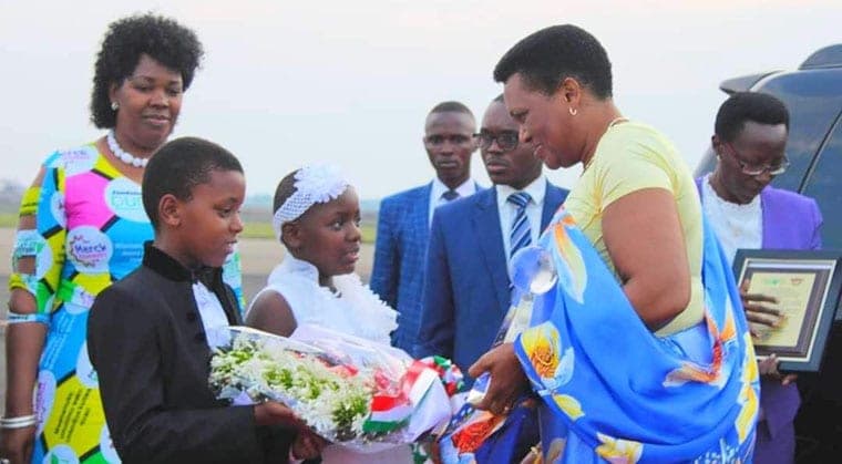 Marwada 1aad Ee Burundi Oo Dalkeeda Dib Ugu Soo Noqotay Kadib Markii Saygeedu Dhintay
