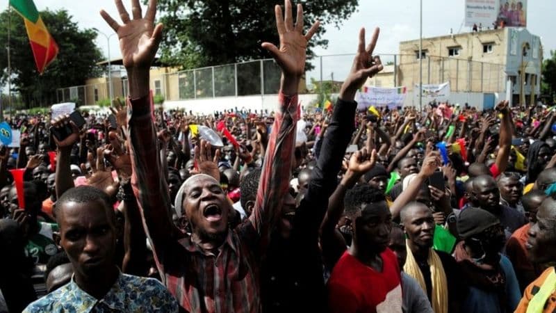 AFRIKA: Dibed-baxayaal Qabsaday Xarun Warbaahineed