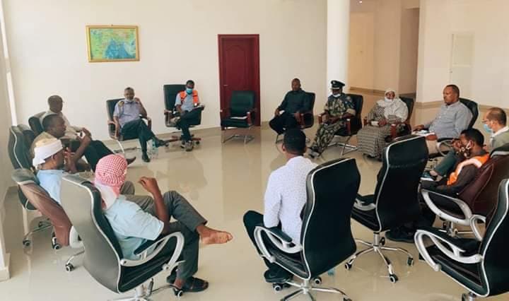 Maareeyaha Dekeda Berbera Oo Kulan La Yeeshay Ganacsatada Xoolaha, Wakiilada Maraakiibta Iyo Wasaarada Xananada Xoolaha