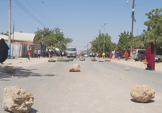 Muhadaraad Lagaga Soo Horjeedo Go’aan Madaxweynaha Puntland Ka Soo Saaray Lacagta Shillinka Soomaaliya Oo Galkacayo Ka Dhacay