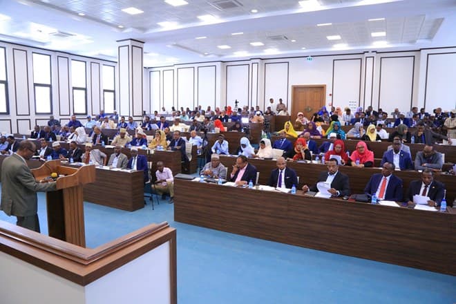 Raysal Wasaaraha Somalia Oo Hortaggaya Golaha Baarlamaanka