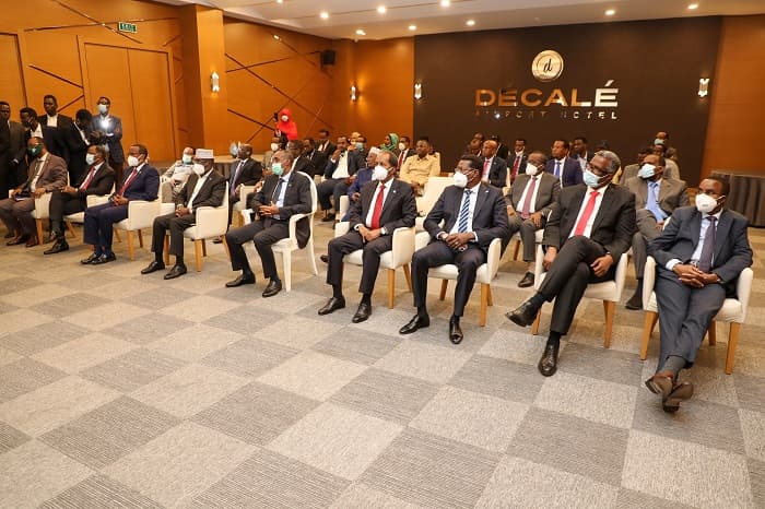 Raysal Wasaare Rooble Iyo Midawga Musharixiinta Somalia Oo Kulan Ay Yeesheen Heshiis Ku Gaadhay