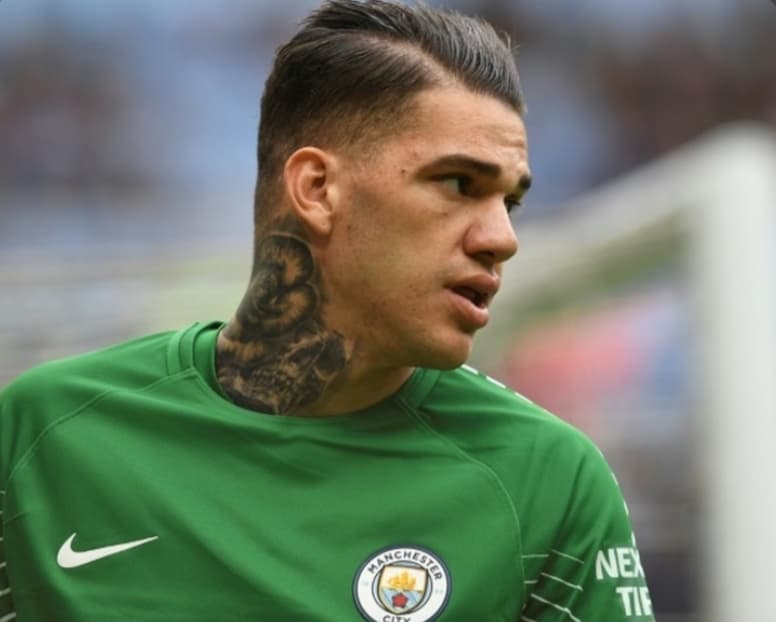 Goalhayaha kooxda man city ayaa sheegay booska uu uu ciyaari laha kooxda man city