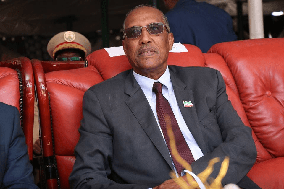 Madaxweynaha Somaliland oo la filayo inuu kala diro Golayaasha Deegaanka