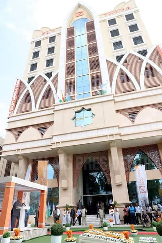 Madaxweynaha Jabuuti Oo Furay Bangiga Dahabshiil Ee EAB + SAWIRRO