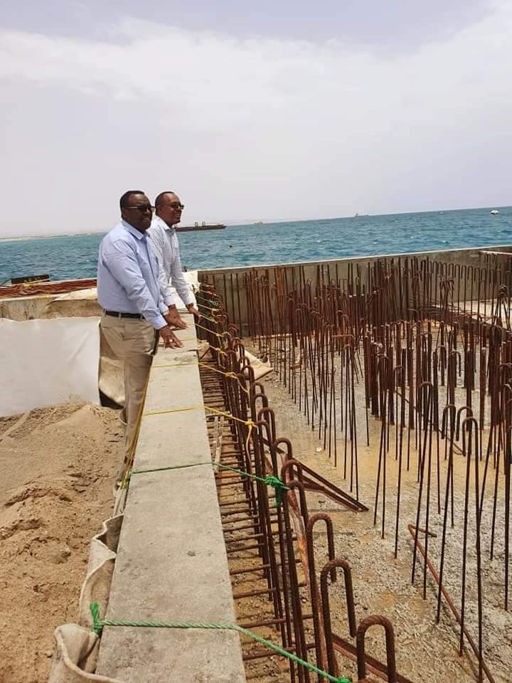 Wasiirka Warfaafinta Somaliland Oo Kormeeray Dhismaha Dekeda Berbera