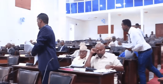 Madaxweynaha Somaliland Oo Saddex Xeer U Gudbiyey Golaha Wakiilada