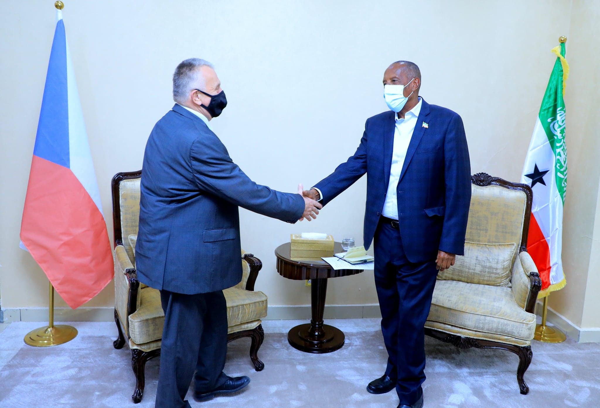 Madaxweynaha Somaliland Oo Qaabiley Safiirka Dalka Czech Republic Ee Fadhigiisu Yahay Addis-Ababa
