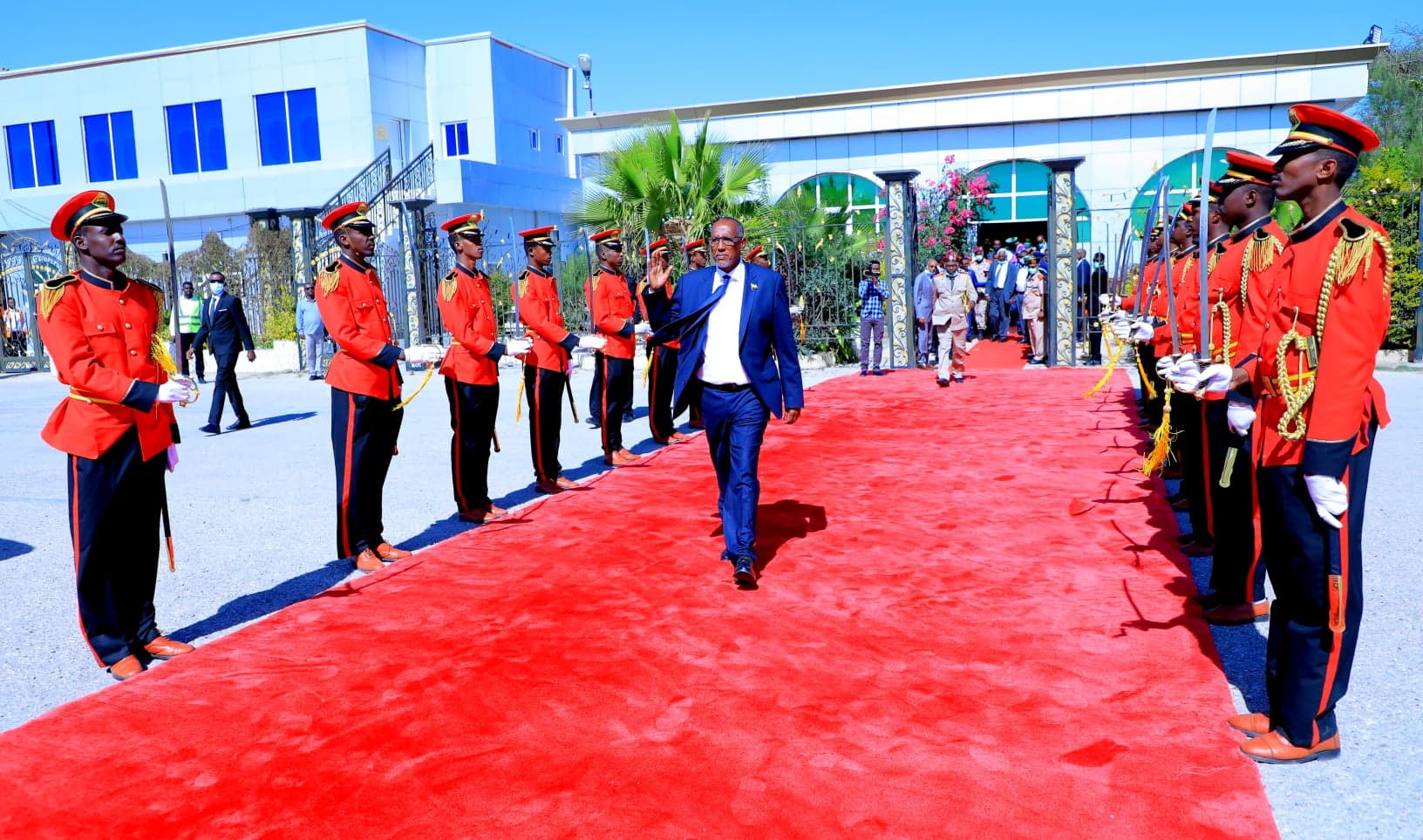 Wefti Uu Hoggaaminayo Madaxweynaha Somaliland Oo Safar Shaqo Ugu Baxay Dalka Kenya