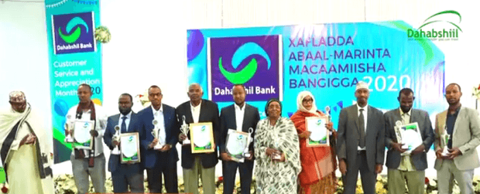 Dahabshiil Banka Oo Abaalmarin Guddoonsiyay Macaamiishii Ugu Wanaagsanayd Sannadkan 2020