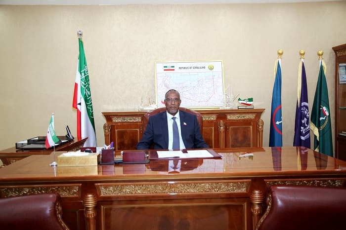 Madaxweynaha Somaliland Oo Xilka Qaadis, Bedel Iyo Magacaabis Ku Sameeyey Qaar Ka Mid Ah Masuuliyiinta Xukuumadiisa