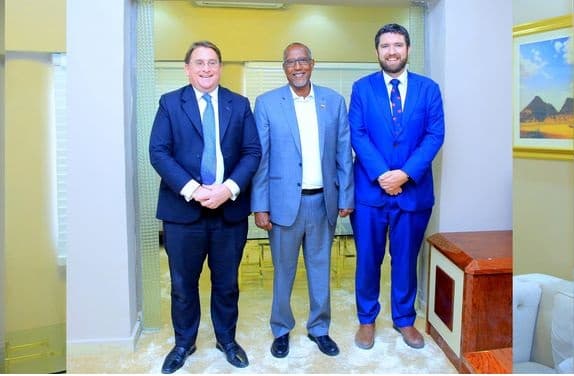 Madaxweynaha Somaliland Oo Xafiiskiisa Ku Qaabiley Safiirka Dalka Ingiriiska Amb. Ben Fender