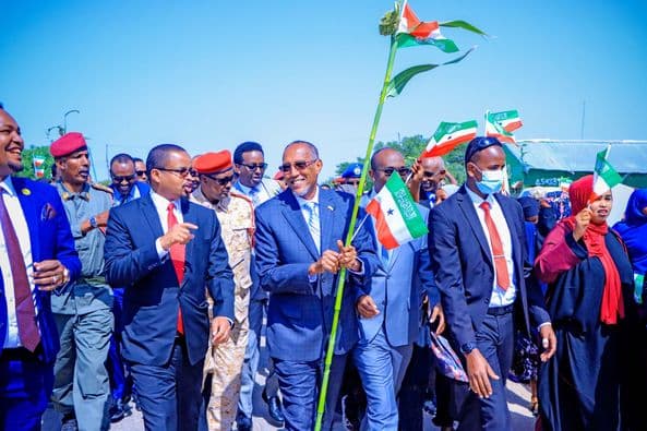 Madaxweynaha Somaliland Oo Si Ballaadhan Loogu Soo Dhaweeyey Kala-baydh Iyo Gabiley.