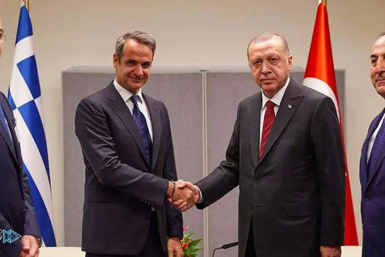Madaxweynaha Turkiga oo go’aan layaab leh ka qaatay hogaamiye dal deris la ah
