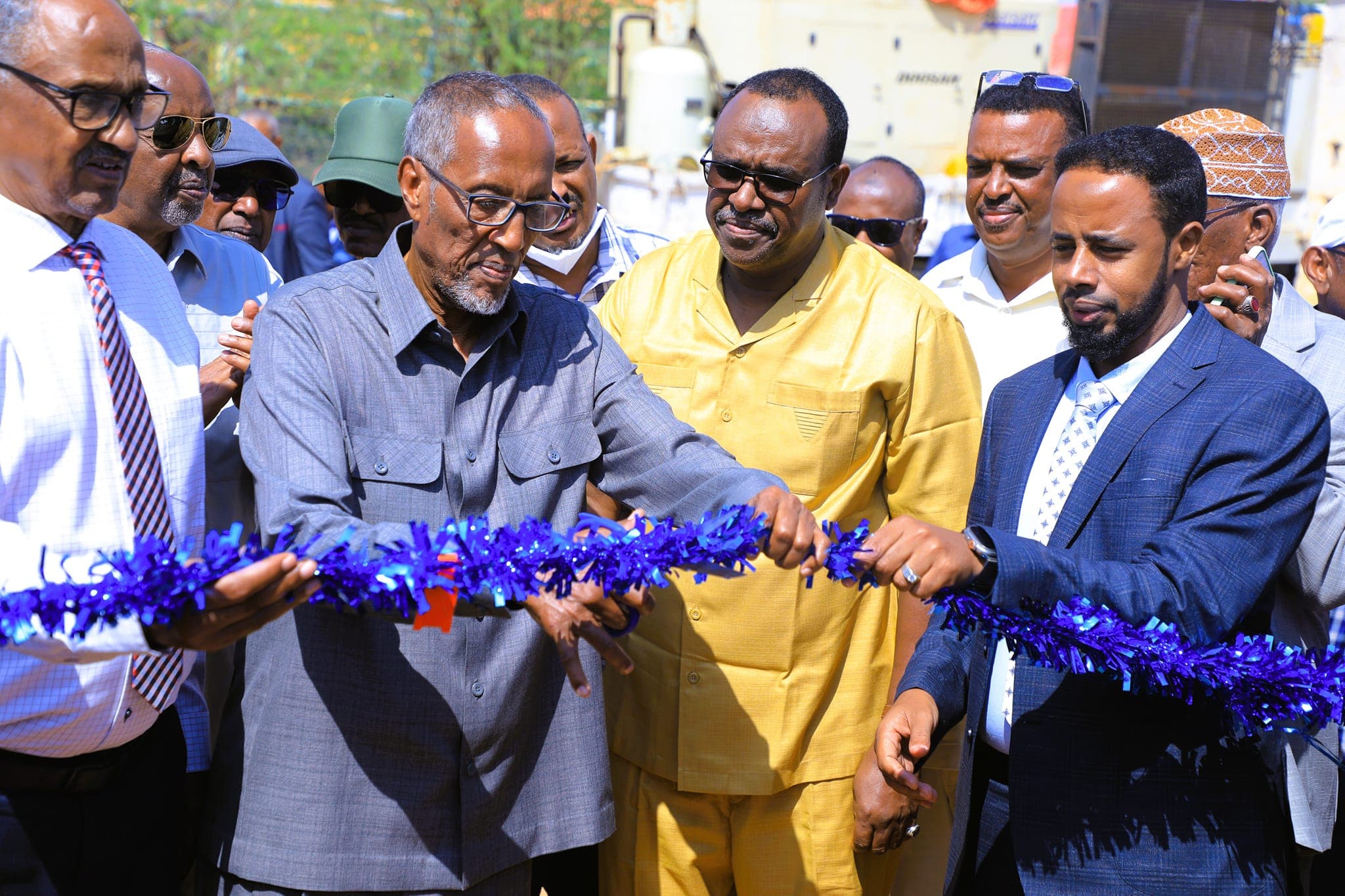 Madaxweyne Biixi ayaa Dhagax-dhig, Xadhig-kajar iyo kormeer ku sameeyey qaar kamida mashaariicda horumarineed ee Burco +Sawiro