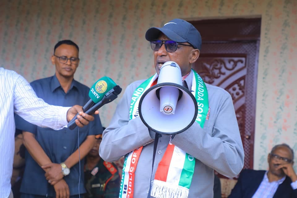 Daawo Siyaasi Cabdilaahi Maxamed Ducaale oo iftiimiyey Xogo Badan oo la xidhiidha Somaliland iyo MOU-ga