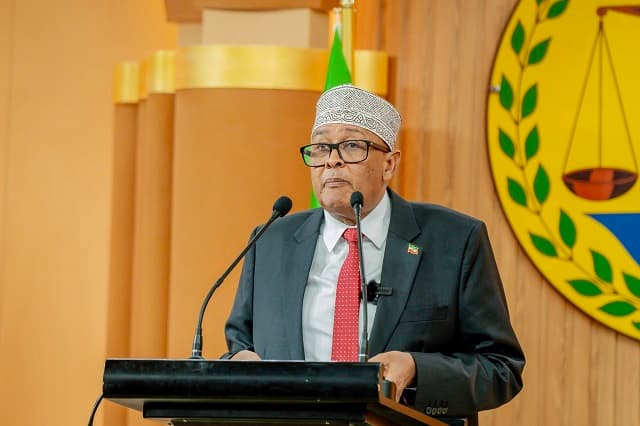 Daawo “Waan cadeeyey in aanu aqoonsigii isreal Parank ahayn”Madaxweyne Cirro
